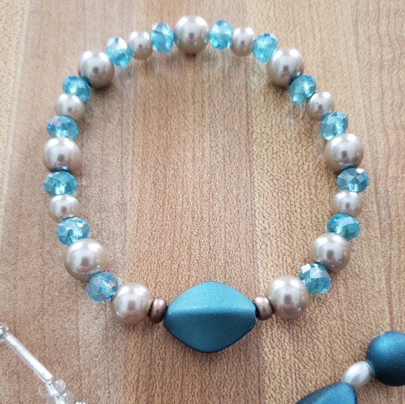 New Set of 3 handmade stretch bracelets - Picture 4 of 4